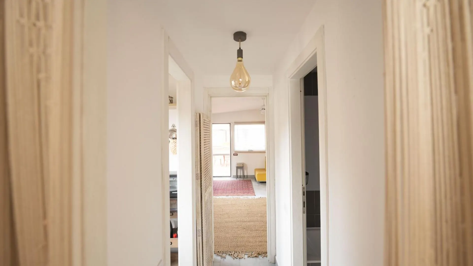 Apartment Romantic Terraced Escape In Elegant Neighbourhood