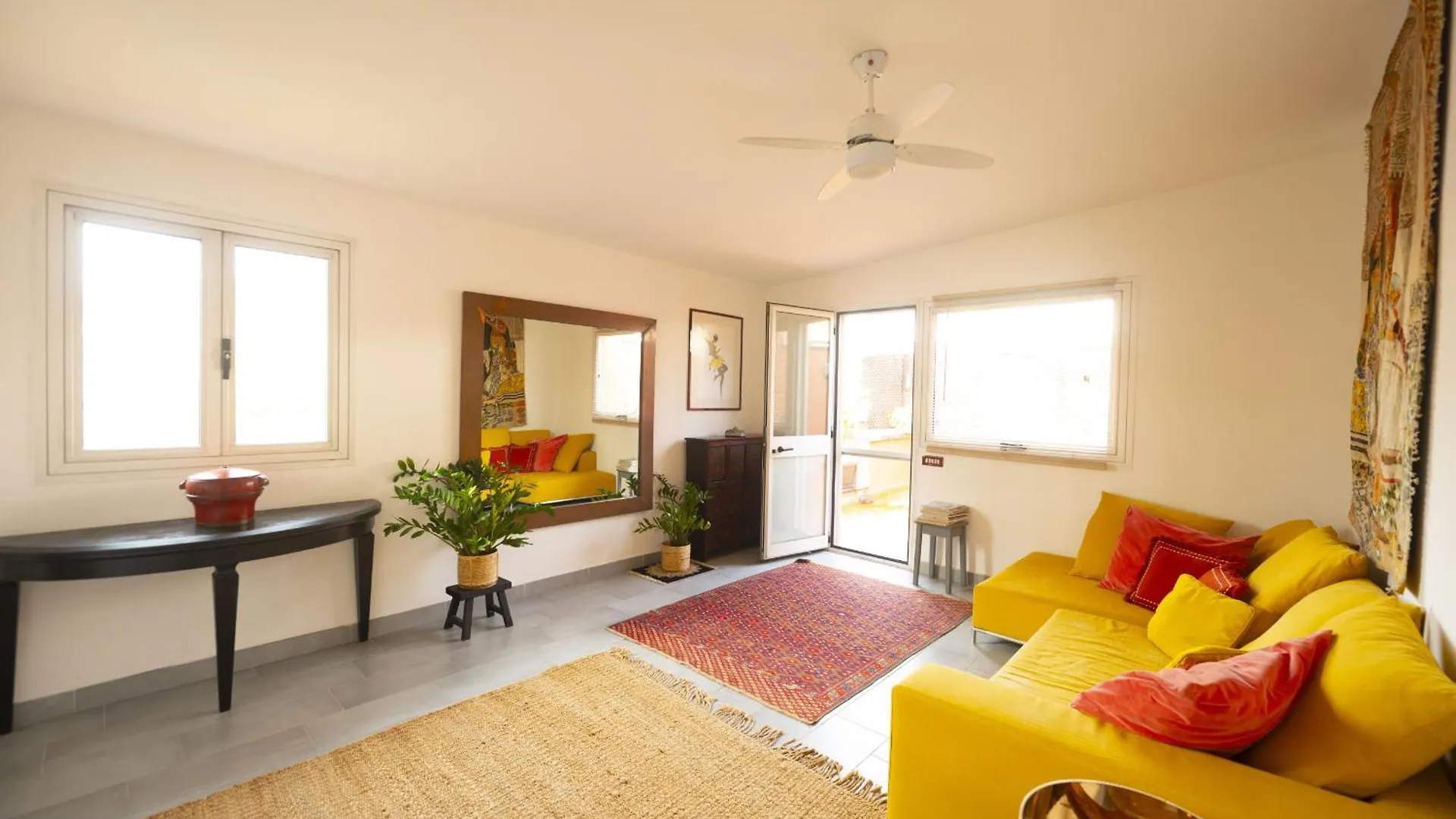 Romantic Terraced Escape In Elegant Neighbourhood דירה רומא